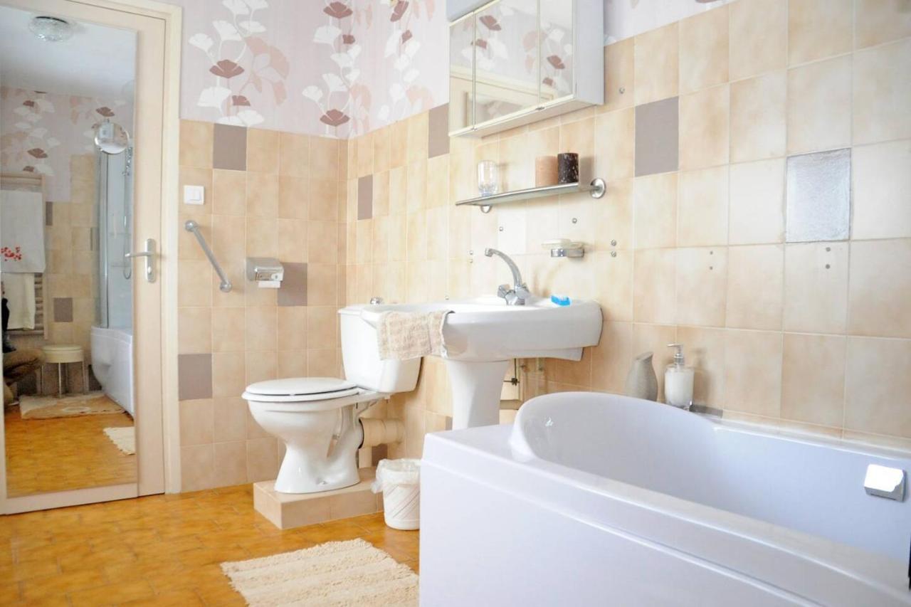 1 Bedroom House 20Min Walk To Centre In Tournus Εξωτερικό φωτογραφία